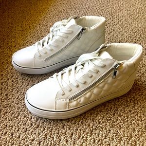 Women’s new Steve Madden tennis shoes.